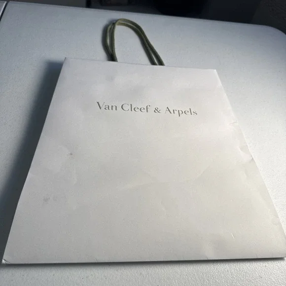 Van Cleef Shopping Bag (1333)