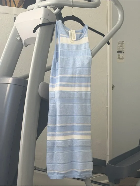 Alo sport play knot dress