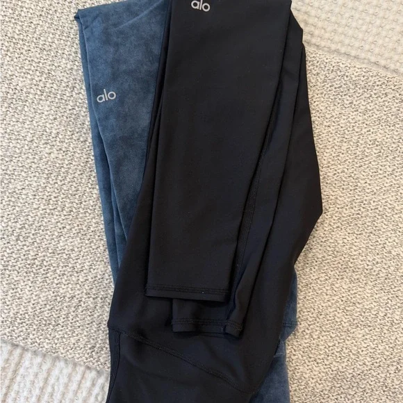 ALO Yoga Black and Dark Blue High-Rise Leggings