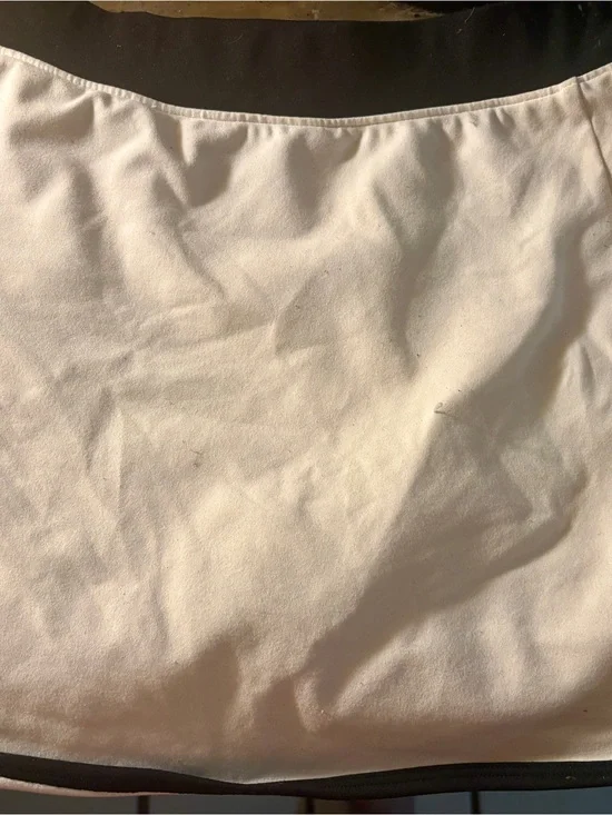 ALO Yoga Women's Athletic Skort in White with Black Trim