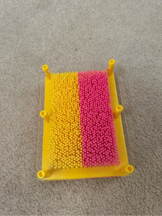 Pin Impression Art Toy - Yellow & Pink