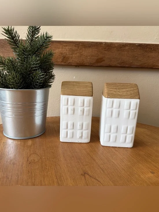 White Christmas Ceramic Decorative Houses with Wood Tops