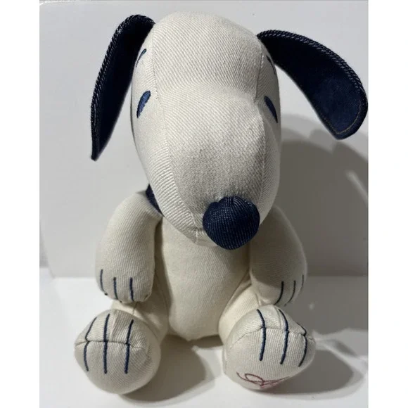 2024 American Eagle Denim Snoopy Plush Limited Edition 8