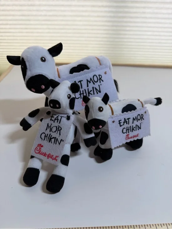 Chick-fil-A Eat Mor Chikin Plush Cow Trio - White & Black