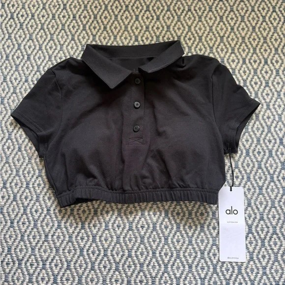NWT ALO “Cropped Prestige Polo” in black