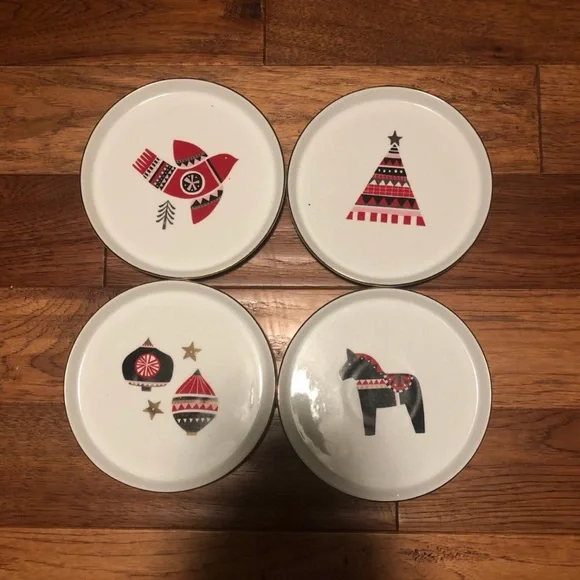 Set of Four Festive Holiday Ceramic Plate Set 🎄🧑🏼‍🎄