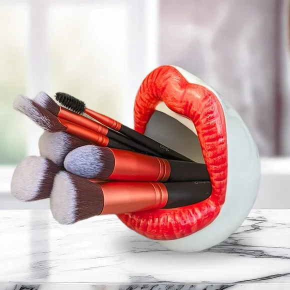 Trendy Lips Ceramic Organizer – Perfect for Jewelry, Makeup & More!