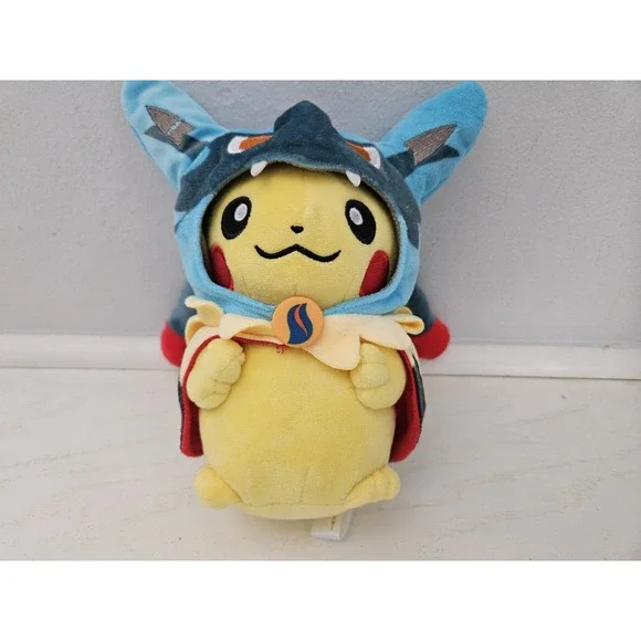 Mega Lucario Poncho outfit Pikachu 9