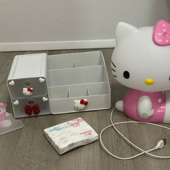 Hello Kitty White and Pink Organizer Set
