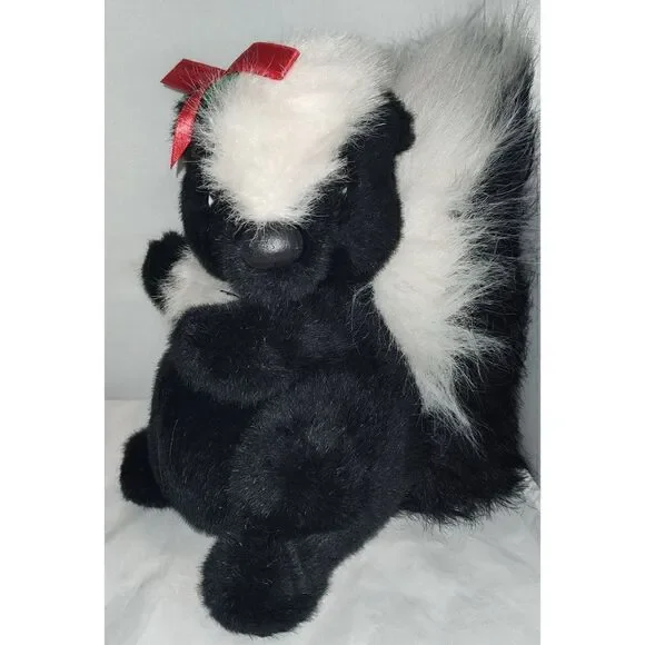 Vintage Applause Plush Touch of Holly Skunk Christmas 1988 9”