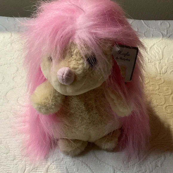 Layla the Hedgehog Plush Toy with Pink Hair 9/2022
