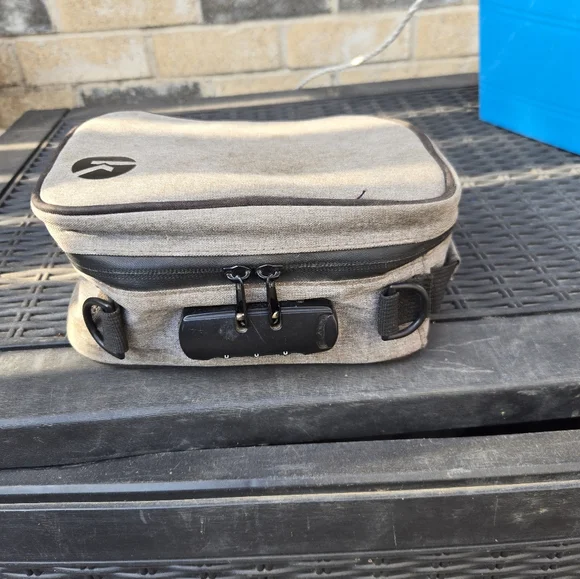 air tight (small proof) toiletries tracel bag