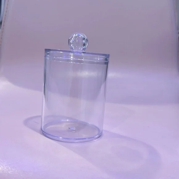 CLEAR CONTAINER
