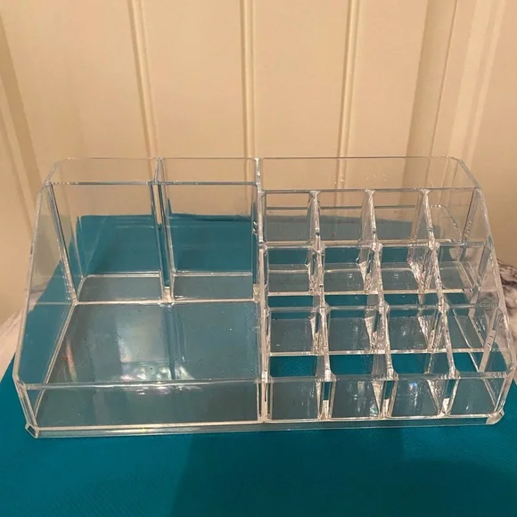 Acrylic beauty accessory