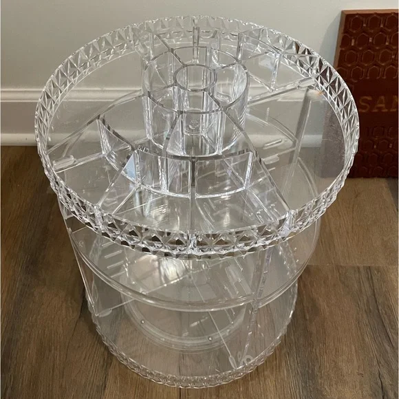 Makeup / bathroom organizer