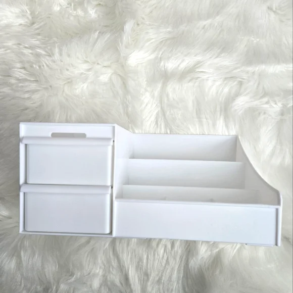 Makeup/Vanity