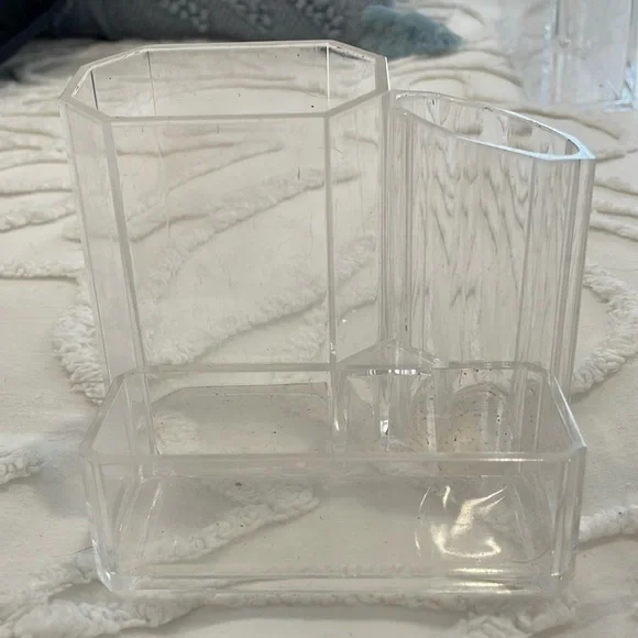 Acrylic clear makeup brush holder