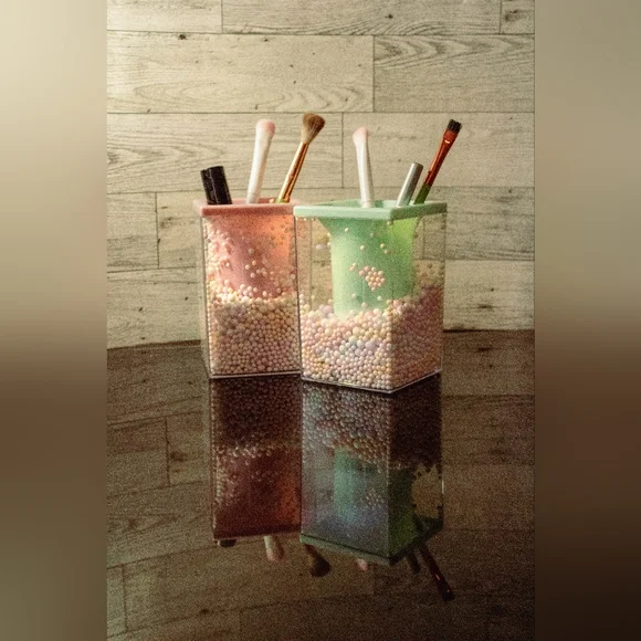 Cute Makeup Brush holder with brush
