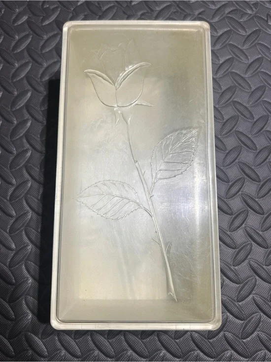 Wil-Hold Plastic Vintage Storage Container with Embossed Rose on Lid
