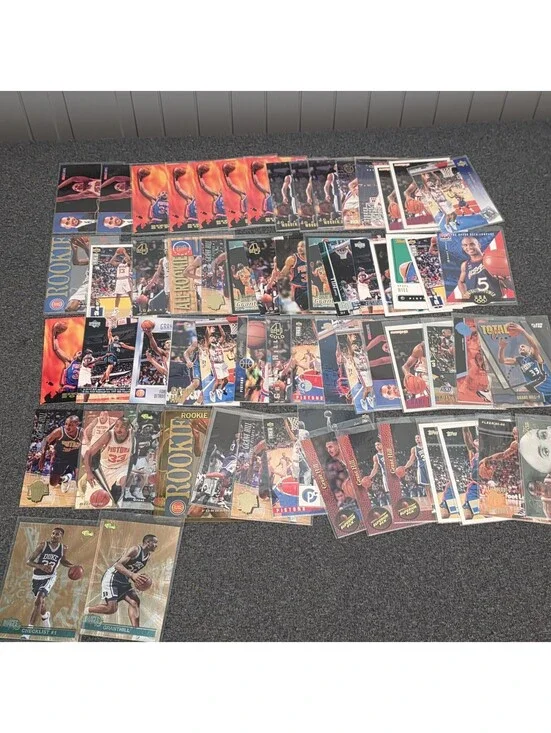 Grant Hill Lot of 62 NBA Basketball Cards - Rookies, Base, Inserts, 90s-00s