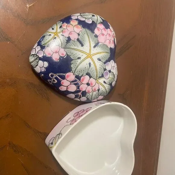 Heart trinket box.