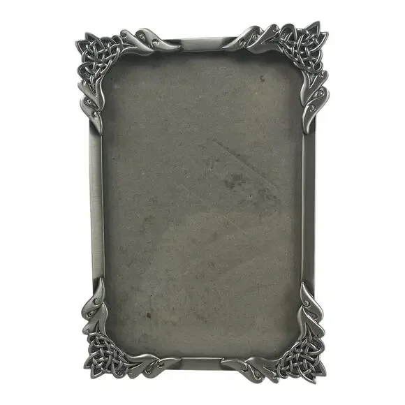 Vintage 4 x 6 inch frame Decorative Corners Easel Frame