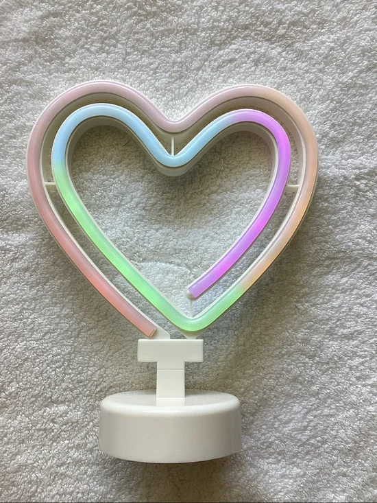 White Heart Accent Light, Battery Operated, multicolor when lit 🔥