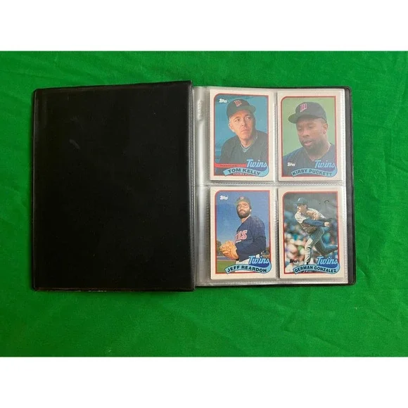Minnesota‎ Twins 1989 Topps Team Set with 40 card collector album.
