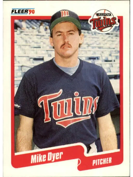 1990 Mike Dyer Fleer Baseball Card #372