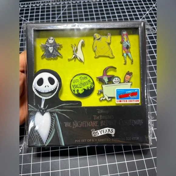 Nightmare Before Christmas New York Comic Con NYCC Exclusive Pin Set 500 Pieces