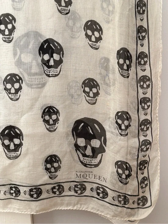 Alexander McQueen Classic Skull Silk Scarf