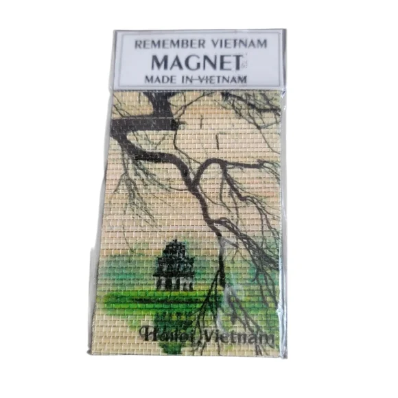 Green and Black Vietnam Decor Magnet