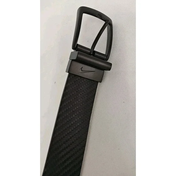 NIKE Men's 36 Carbon Fiber Texture Reversible Belt Black White Golf 20529‎