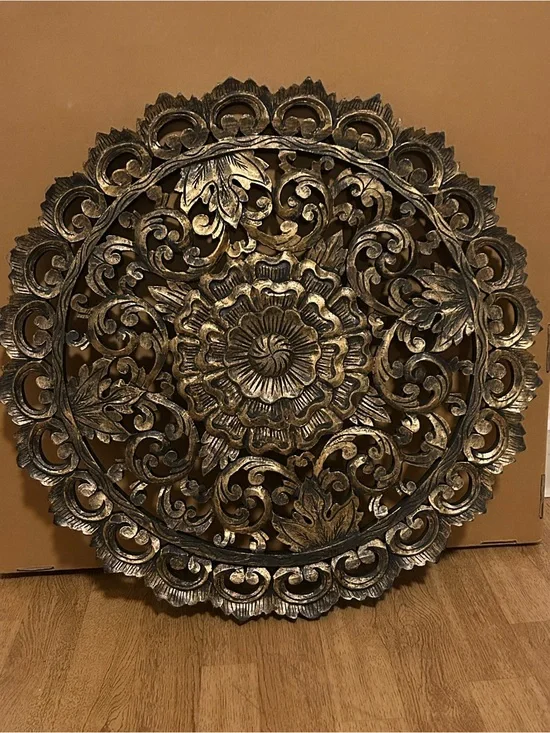 Decorative Painted Gold Floral Carved Wood Wall Plaque 19 1/2” Diameter