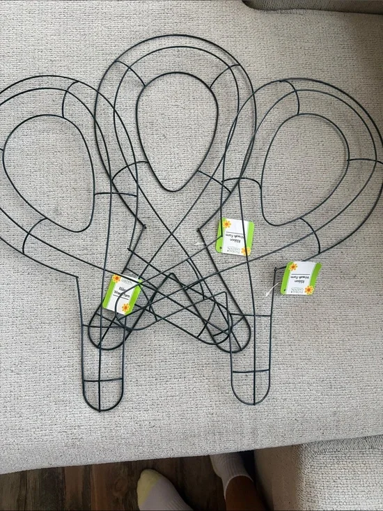 Green Metal Flower Stem Wall Art Wreath Frames