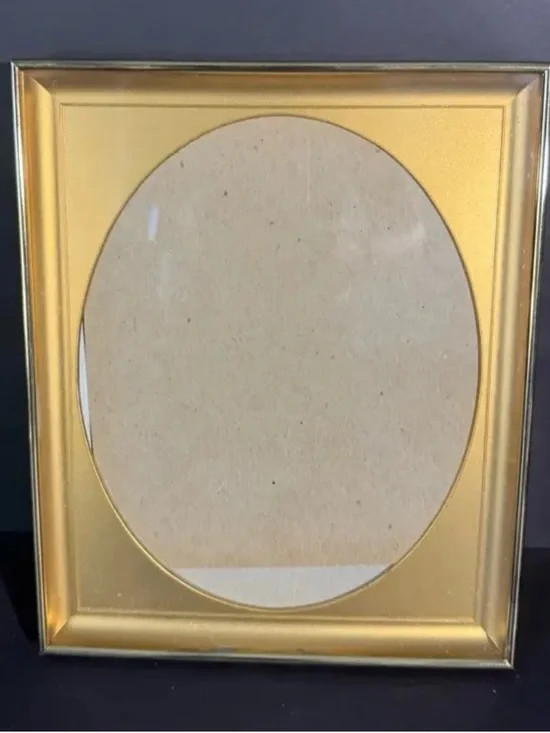 Gold Picture Frame with Oval Mat Opening