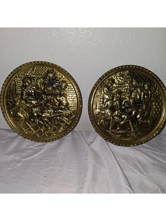 Vintage Peerage English Brass Wall Plates Pair Embossed Pub Tavern Scenes 12
