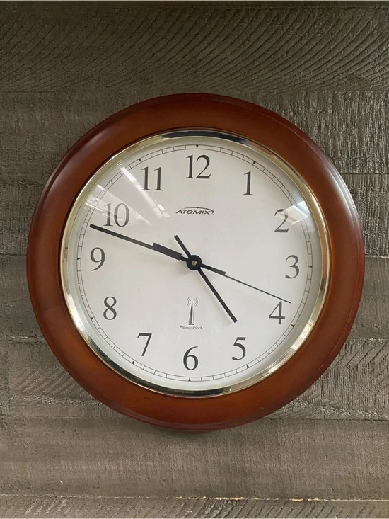 Vintage Atomix 12” Atomic Radio Controlled Wooden Wall Clock Tested/WORKS Decor