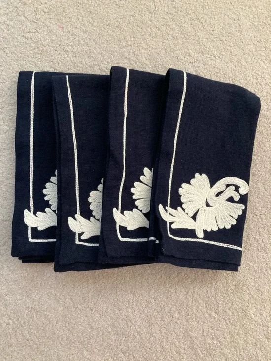 William Sonoma midnight blue autumn crewel linen and cotton napkins - like new