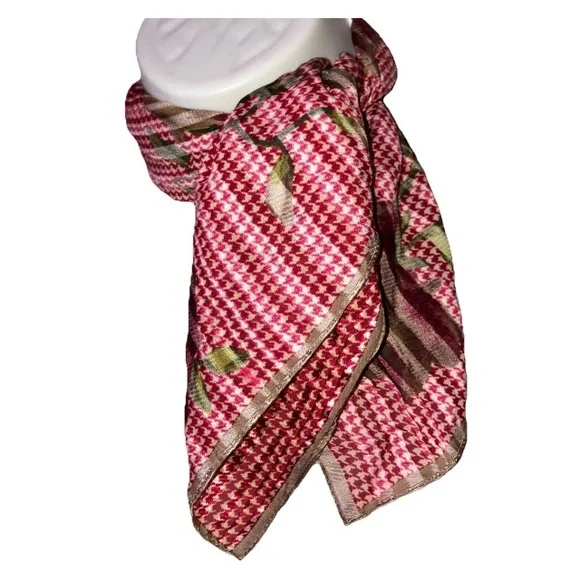 Ralph Lauren Vintage Houndstooth Rose 100% Printed Silk Red Gold Scarf 21”x21”.