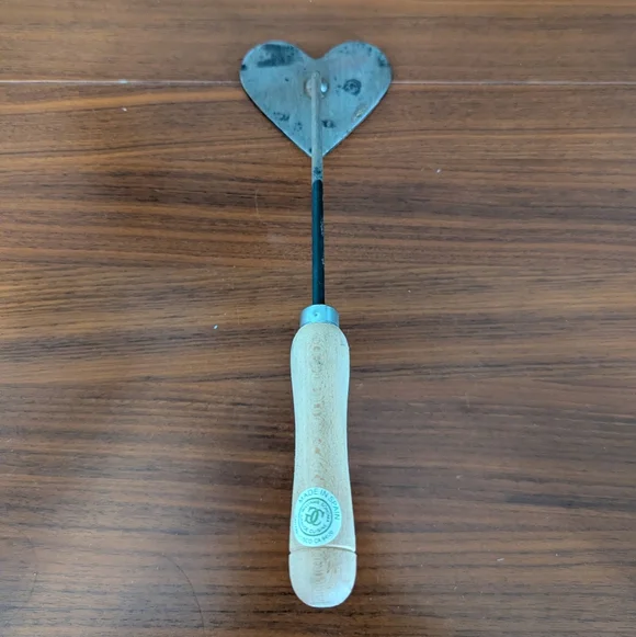 Williams Sonoma Heart Shaped Branding Iron Wood Handle Made in Spain Pre Owned