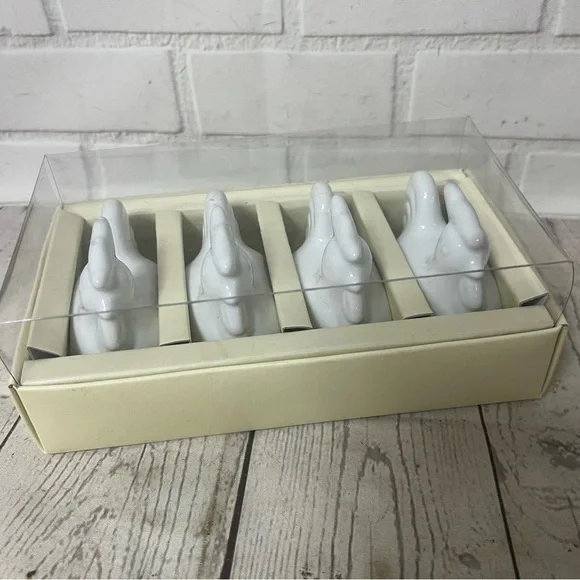 WILLIAM SONOMA Rooster Napkin Ring Set Of 4 Ceramic White Farmhouse Country NEW