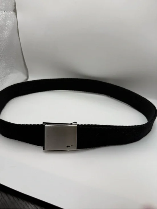 Nike Black Web Belt Silver Swoosh Plaque Buckle Adjustable One Size DS5022