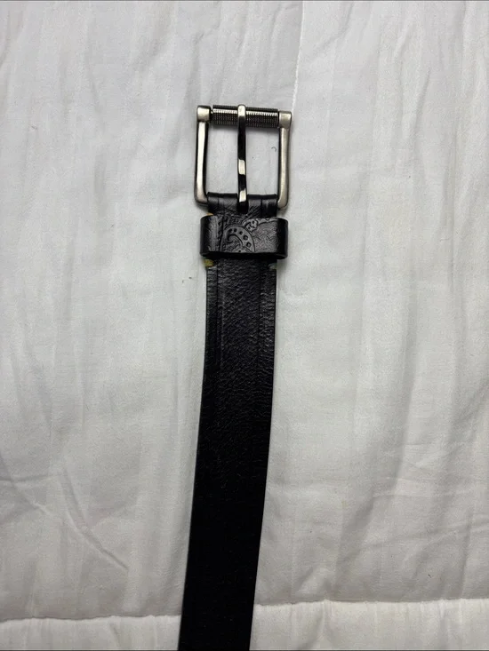 Black Leather Men's Belt with Brushed Metal Buckle