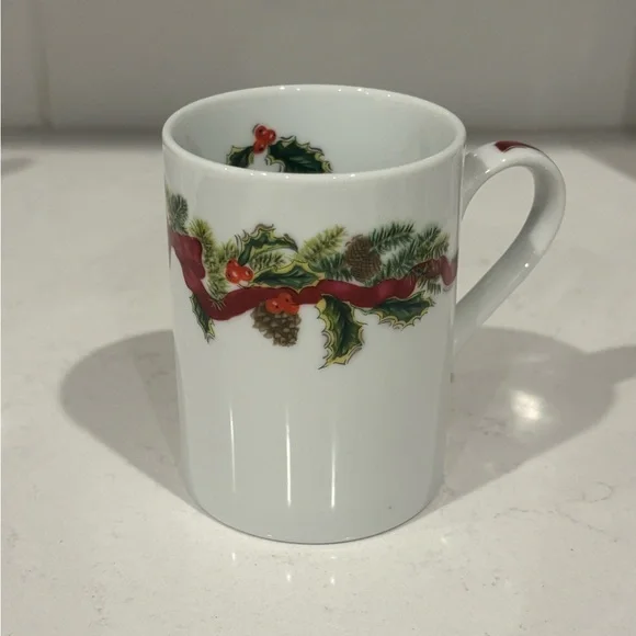 Williams-Sonoma Garland Christmas Mug – Made in Japan, Holiday Exclusive