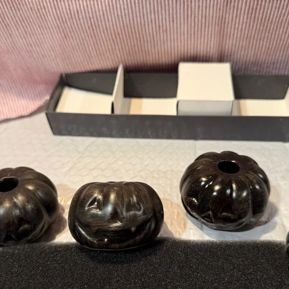 New Rare Williams Sonoma Jack-O-Lantern Set of Taper Holders, S/4, Black, Small