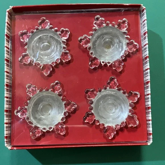 Williams Sonoma Set of 4 Snowflake Candle Holders in original package