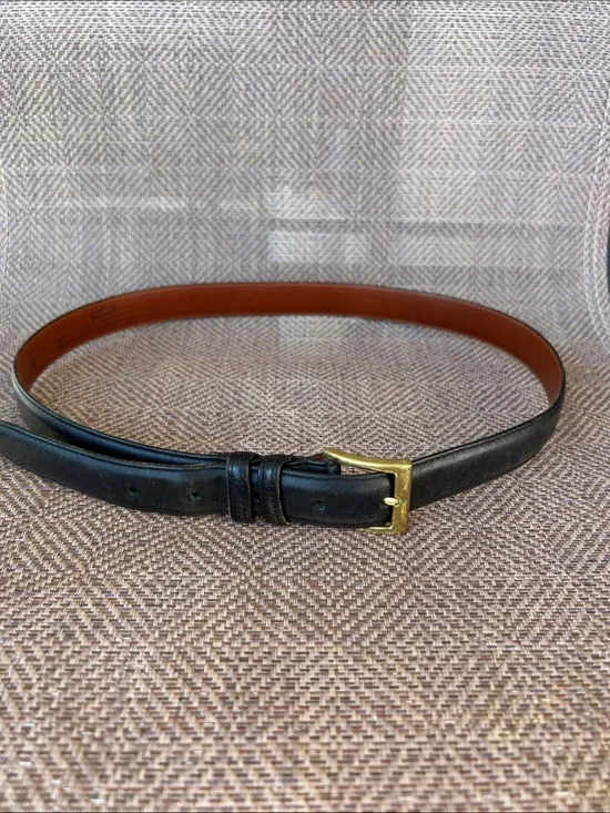 Coach Classic Black Leather Men's Belt with Brass Buckle. Size 34/85 cm.