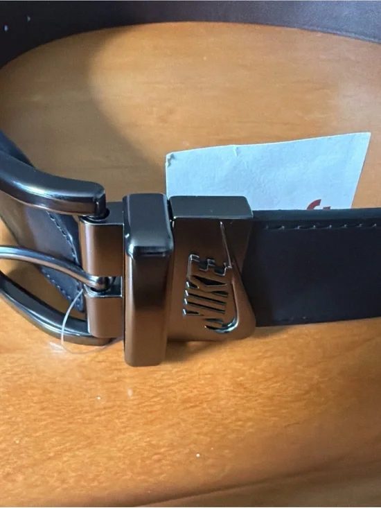 Nike Men’s Size S (30-32) Perforated Reversible Golf Belt. Black/Brown. NWT