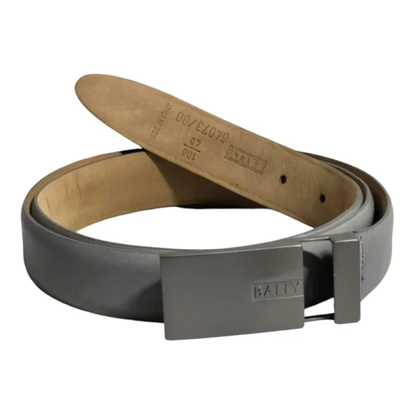 Bally Mans Leather Belt Silver Buckle  Sz 40‎